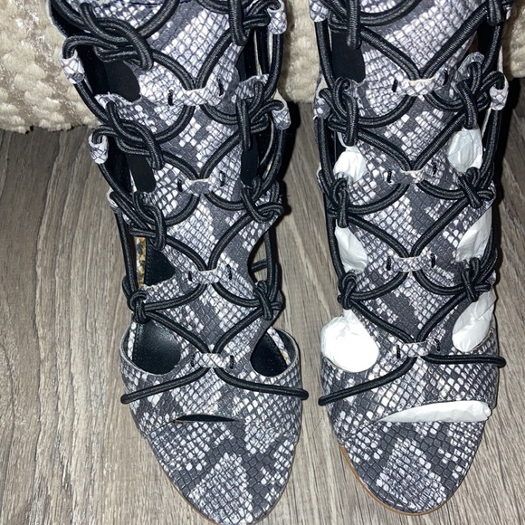 24HR DROP ⬇️ BCBGeneration Peep Toe Gladiator Strappy Heel - Picture 4 of 17